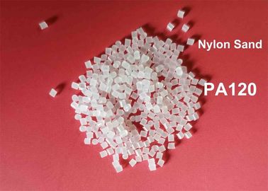 Os meios de sopro do grânulo plástico branco vestem - a densidade de maioria G/Cm3 de nylon resistente do PA 1,13 da areia